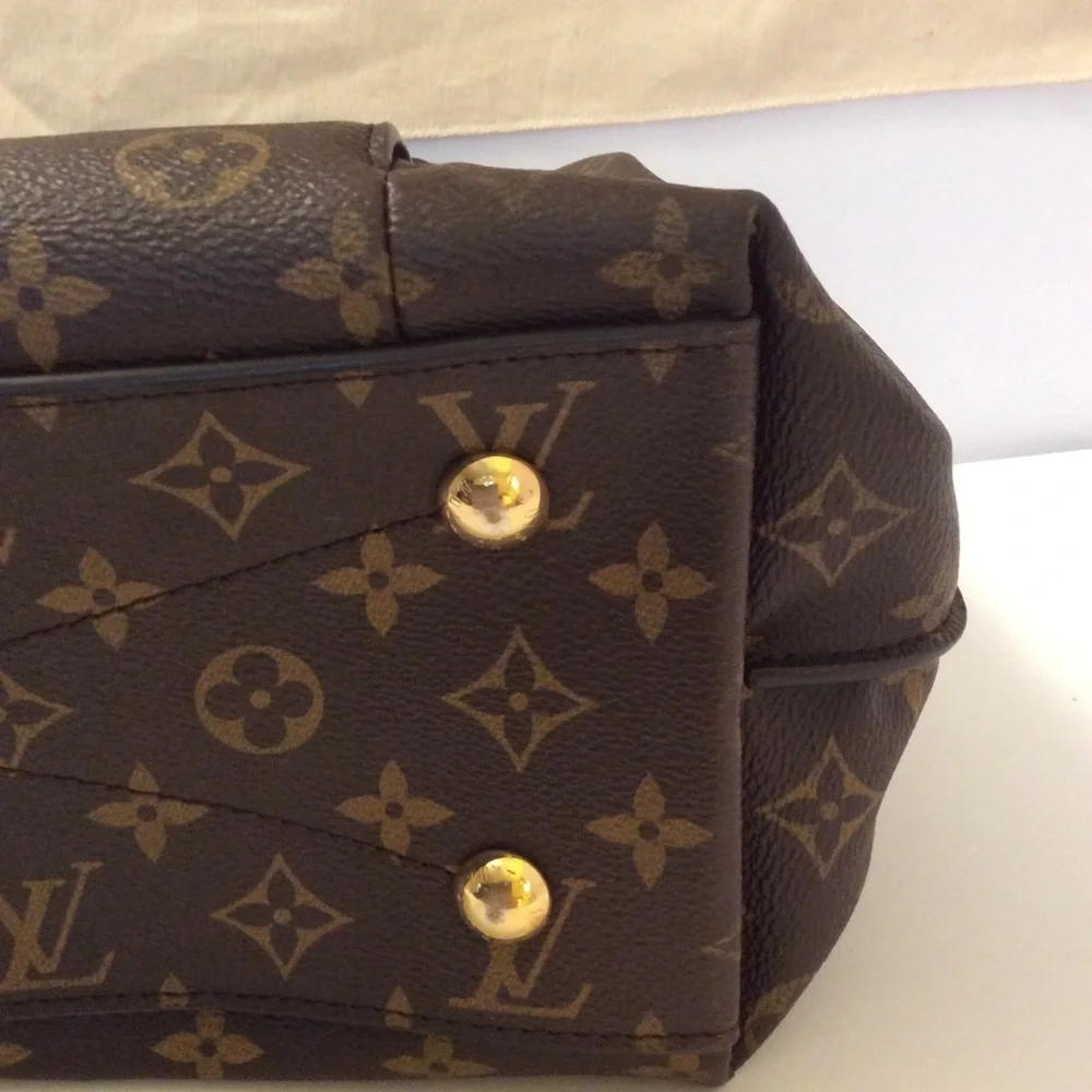 Louis Vuitton Métis Hobo - Picture 7 of 9